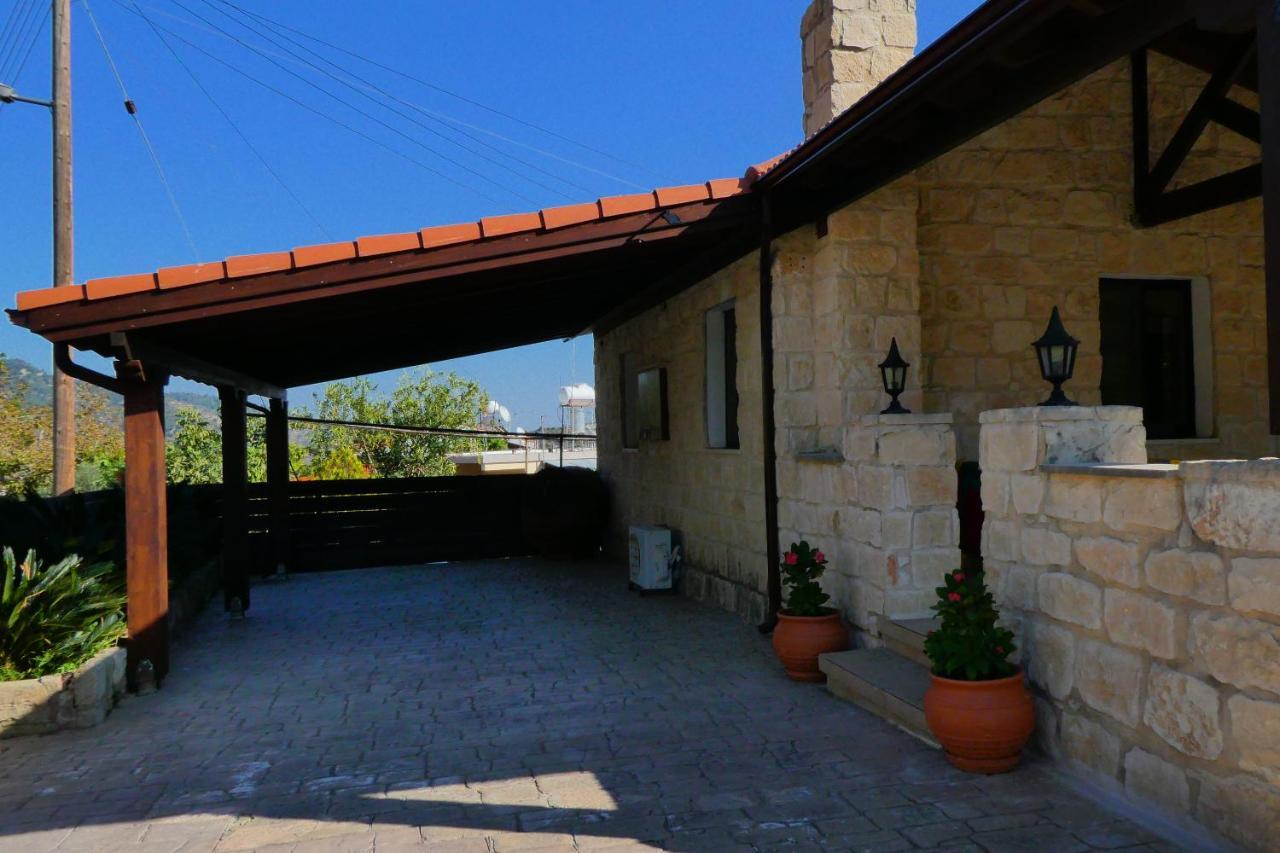 Lola'S Cottage & Garden Kalokhorio Exterior photo